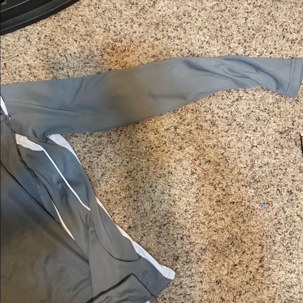 Workout suit - Picture 3 of 5